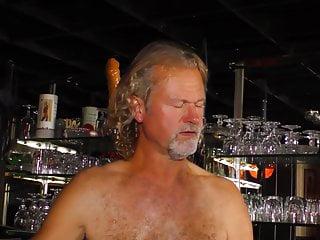 Geile Oma wird geil und fickt um die Rechnung