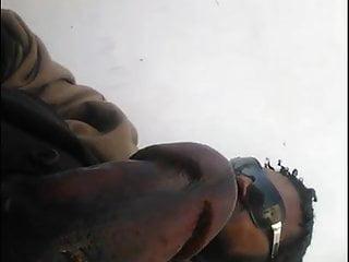 Die geile Polizistin wird von zwei Schwänzen gefickt